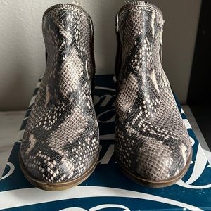 lucky brand jeans lk-bartalino boots